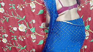 Indian hot mallu lady dancing romantic in blue saree