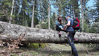 Sex break on a tree during the hike