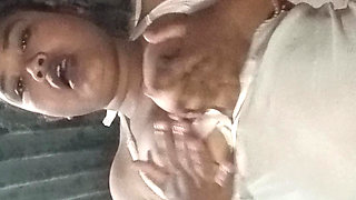 Bhabhi ne Apne devar ko Apne room mein Bulaya sex ke liye jab unke pati Ghar per nahin the bhabhi ne apne devar ke sath