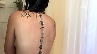 Amateur asian loves masturbating her sweet teen cunt
