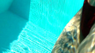 Underwater Fuck in the Pool