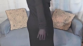 Olied Striptease Lots of Layers Mia Niqab