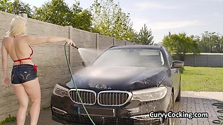 Big-Titted bikini gf wants penis after soapy car wash