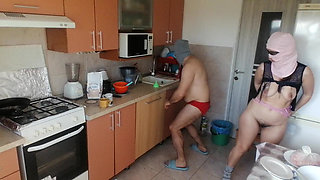 Sexy amateur couple having fun in the kitchen. Sexy mom has breakfast in the bedroom, hairy pussy, big tits, big ass.