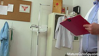 Pervert Gyno Doctor Operates n his Surgery: Milf, Mature  Pornhub Porn