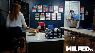 Trampy cougar tutor overwhelmed by her student’s thick cock