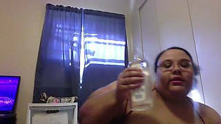 Fat Slut Loves Oiling up Her Tits!