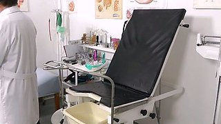 Petite small tit babe with perfect pussy masturbates
