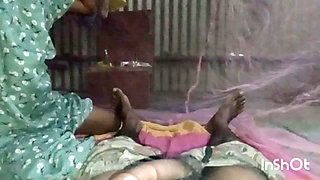 Chubby Bhabhi Today Wore Different Outfits, Sucked Cock and Had Sex with Her Old Love