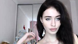 Brunette Solo Webcam Masturbation