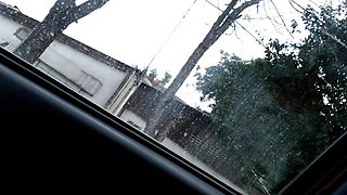 Blowjob in the car caught by onlookers