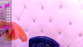 Cute amateur webcam teen girl toying pussy on webcam