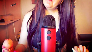 Sensual Mouth Sounds for Beautiful Italian MILF