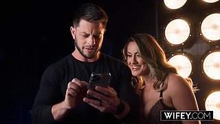 WIFEY Gorgeous Hotwife MILF Summer Starz Takes A Huge BBC While Hubby Watches