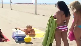 Lesbian Beach Babes Making Out! part 1