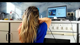 Amateur Sexydea Squirting on Live Webcam