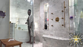 Sultry Soak: Giana's Naughty Bath Tease