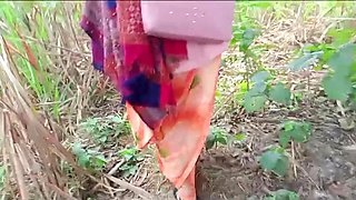 Village Bhabhi Fucked in Sugarcane