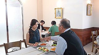 Japanese Housewife Looks For Pleasure Out Of Her Marriage And Has A Late Night Affair With A Bar Manager - Ayaka Muto - Uncensored