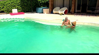 Pastel and I in the Pool at Portlock