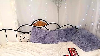 Brunette Solo Webcam Masturbation