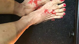 really nice tiny feet with red long toes