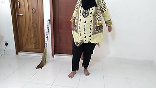 Big Ass & Huge Boobs Hijabi Maid Fucked by Owner When She Cleaning His Bedroom