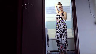 Pretty enjoys sensual pleasure in her bath - WeAreHairy