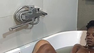 Fucking My Lover in the Bath and Have a Nice Orgasm on His Dick