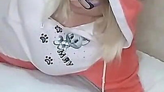 Chubby Nerdy Girl Wearing Glasses Can't Help Masturbating