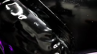 Amateur cd in latex masturbating dildoing