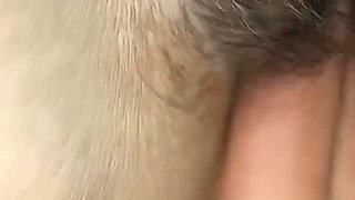 Shaking the Sexy Pussy with Rapid Fingers