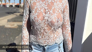 Everyone can see my pussy! My husband persuaded me to take off my pants in the middle of the city!