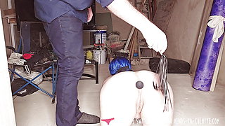 Vends-ta-culotte - French submissive woman gets corrected naked and on a leash in the garage