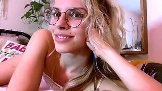 Amateur Blonde Teen Plays Solo with Toy Webcam Porn