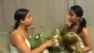 Lesbian cousin nasty kissing