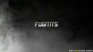 Fugitits With Halie James, Keiran Lee - Brazzers