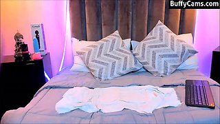 Fit latina cam shows toned athletic body: Amateur, Solo  Female Muscle Porn