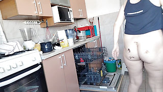 Sexy Naked Stepmom in the Kitchen Amateur Wife Does Housework Naked.