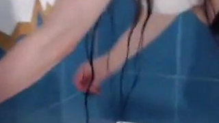 Secretary Squirts in the Bath