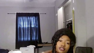 Busty Ebony loves playing on cam for you