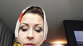 Amateur MILF Wanilianna in Scarf and Stockings Homemade Fetish