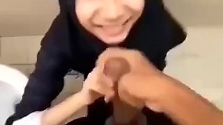 Hijab Toilet Student 18