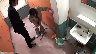 03E0724-Mature woman cleaning the toilet gets fucked and cums on someone else's cock