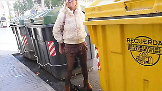 Natalie K Gets Creampied by Stranger After Public Pissing in Park Toilet