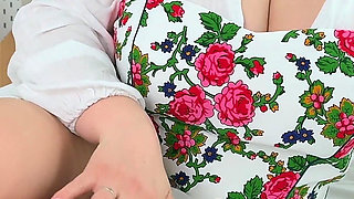 Elegant Chubby Wife Masturbates in the Morning for Her Lover