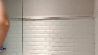 Beautiful ass squirting shower