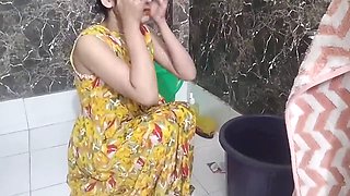 Stepmom Babykajoldesi in behind-the-scenes action with dad and stepdaughter