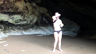 Amateur hottie solo masturbation