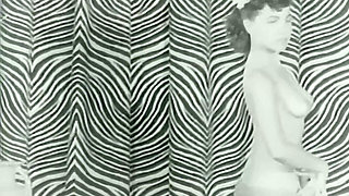 The Golden Age of Nude Glamour. Volume 1. Vintage 1930s-1940s Collection